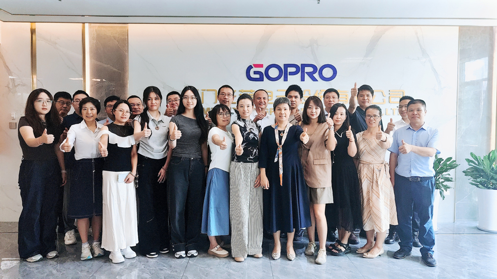 1767592437539890.jpg 战略合作合影.jpg